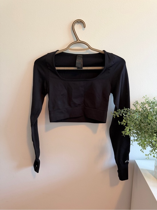 Boohoo Tops - Long Sleeve Black Cropped Workout Top